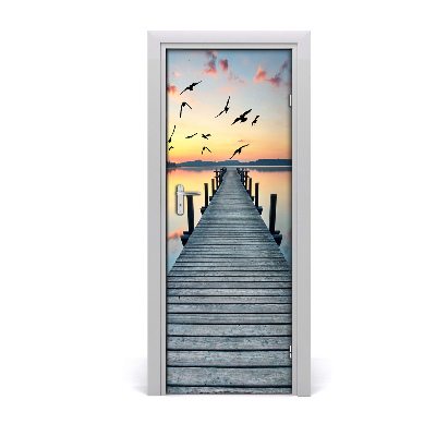 Tapeta na dveře s 3d efektem Pier jezerske ptice