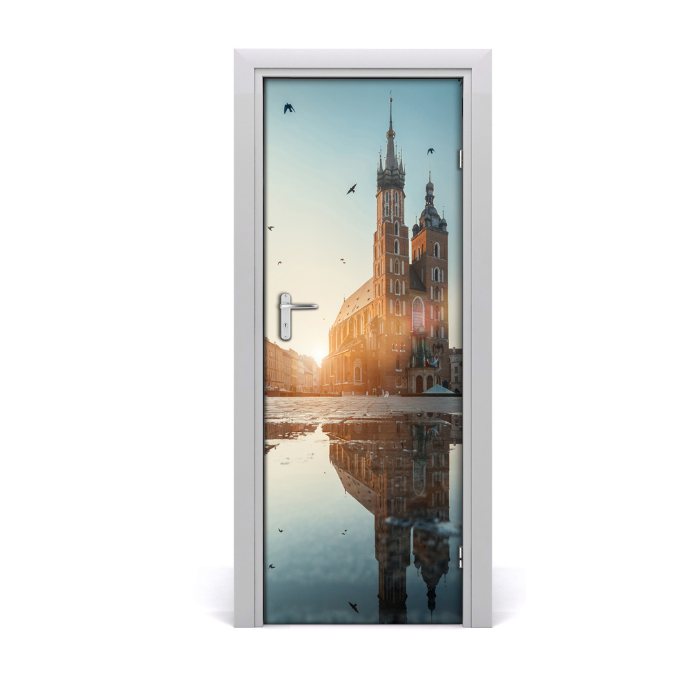 Tapeta na dveře s 3d efektem Odraz u lokvi na tržnici u Krakovu