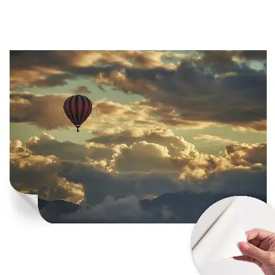 Moderní fototapeta na zeď Balón v oblacích pro obývací pokoj