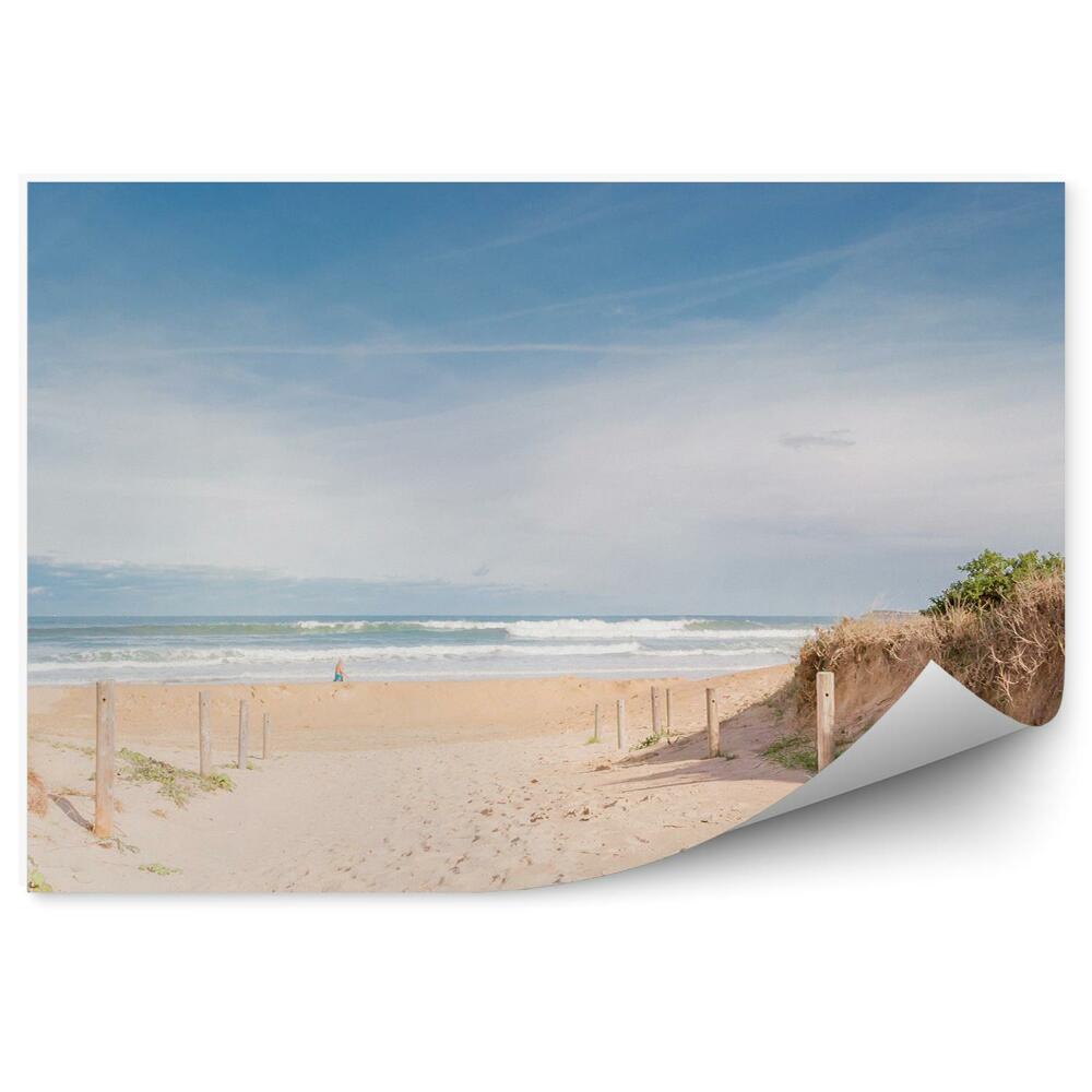 Fototapeta Mrakodrapy oceán pláž obloha mraky lidé