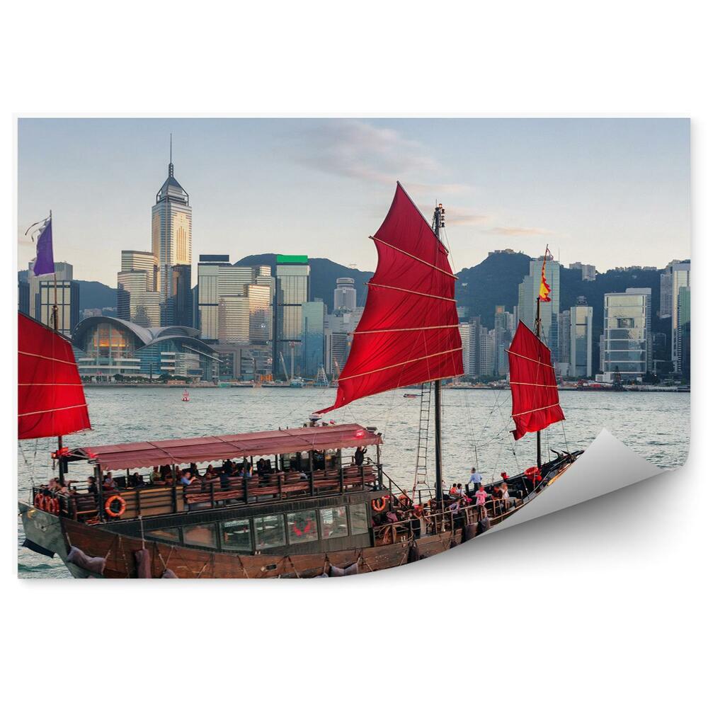 Fototapeta na zeď Turisté dřevěná plachetnice červené plachty