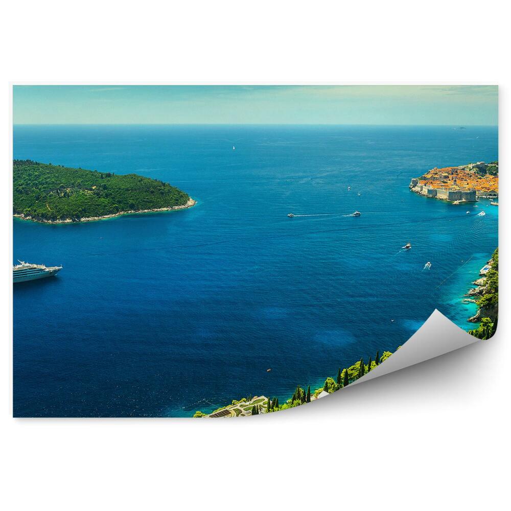 Fototapeta na zeď Panoramatický pohled na město Dubrovník jachta zelený oceán obloha mraky