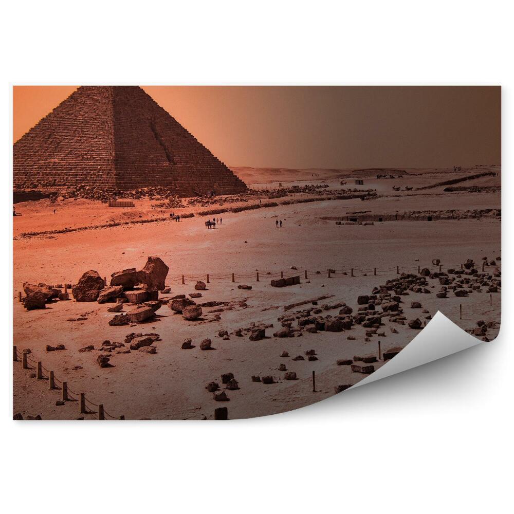 Samolepící fototapeta Káhira pyramidy skály písek cestovatelé turisté