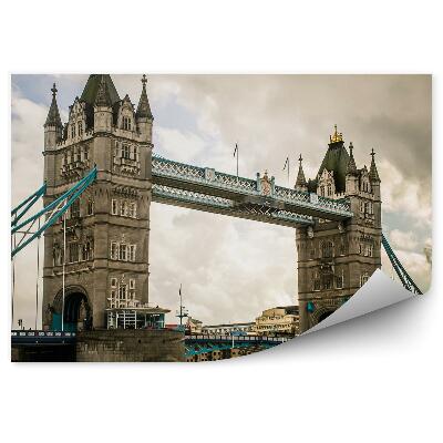 Samolepící fototapeta Zamračená šedá obloha za slavným anglickým mostem