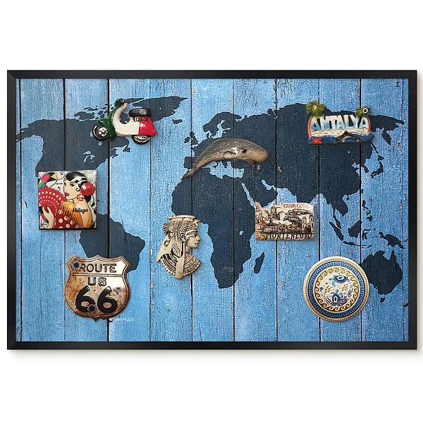 Magnetická nástěnná tabule Mapa světa na dřevěném pozadí