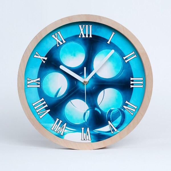 Dřevěne hodiny Role filmu