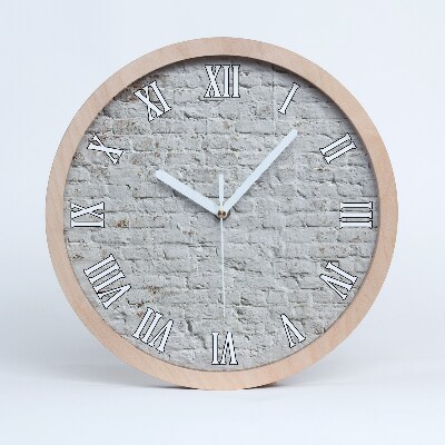 Okrúhle dřevěne hodiny Bílá cihlová zeď