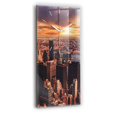 Vertikální hodiny na skle Panorama města na západ