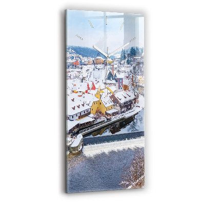 Vertikální nástěnné hodiny Panorama města v zimě